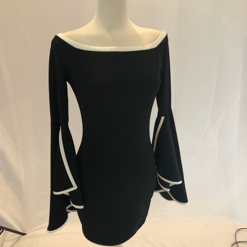 Black/White Bell Sleeve OTS Dress (M)